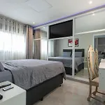 Apartamento Dos Espelhos Ao Lado Do Metro Na Vila Prudente
