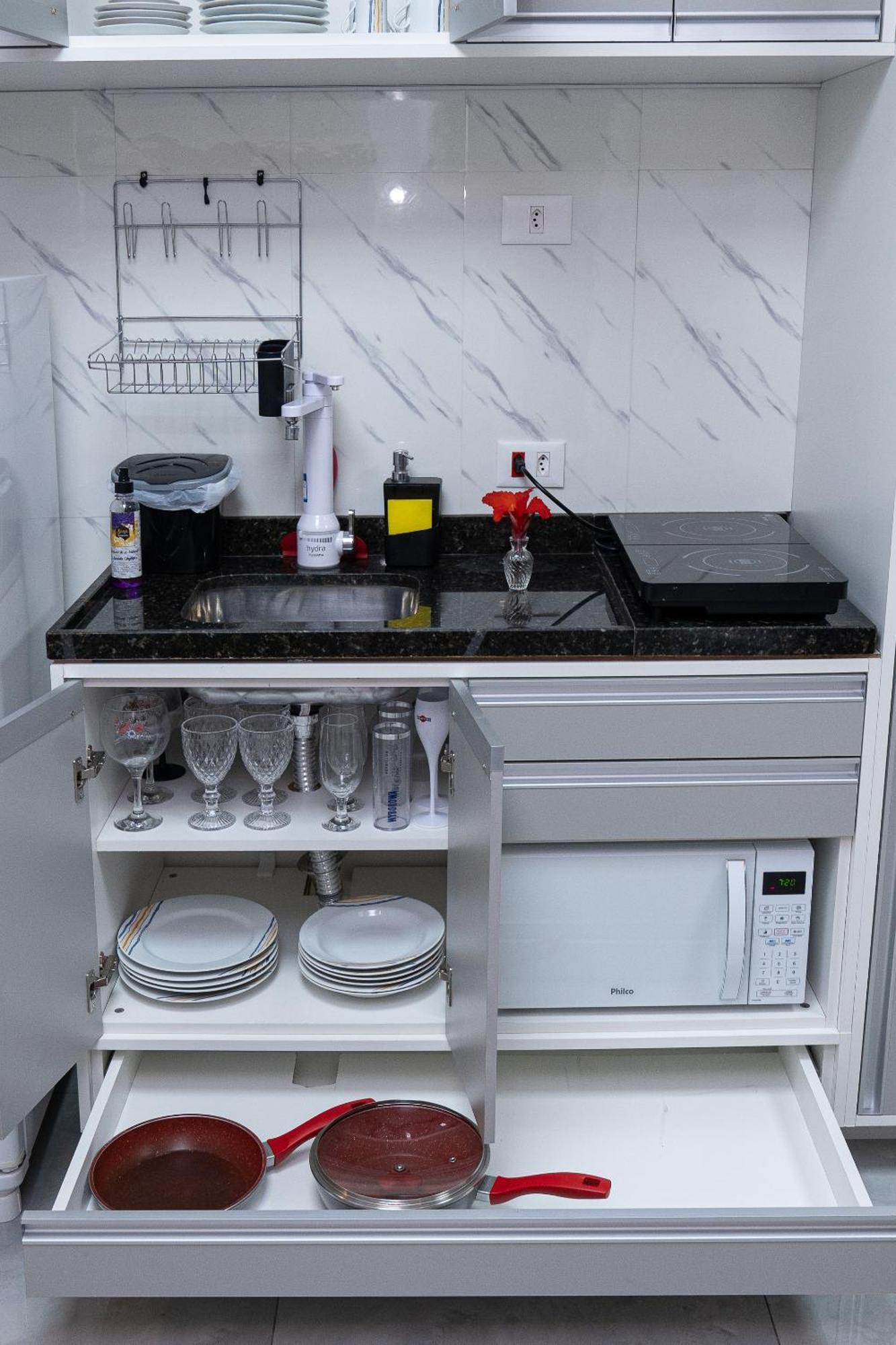 Dos Espelhos Ao Lado Do Metro Na Prudente Apartamento
